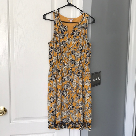 Dresses & Skirts - Dress